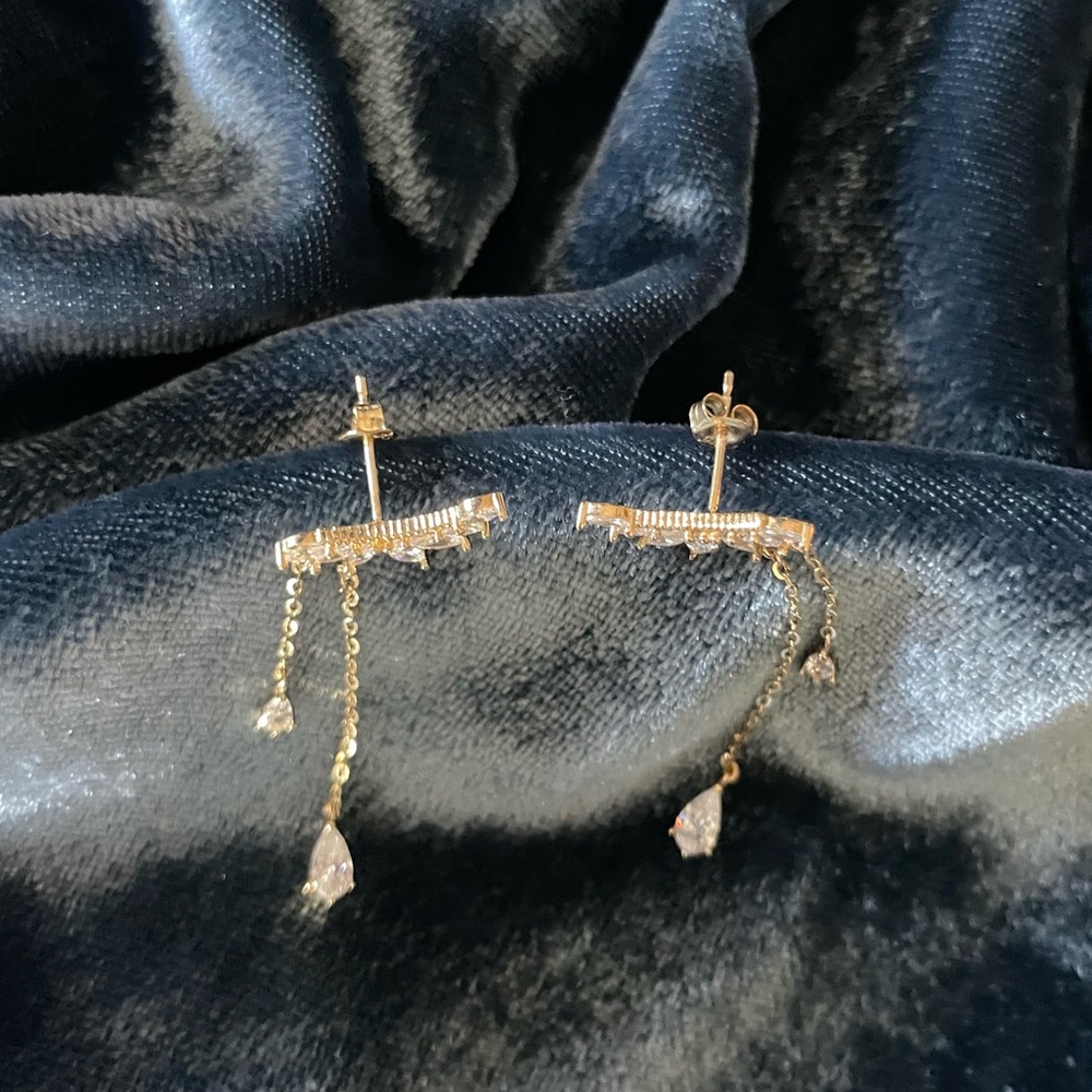 9K Solid Gold Angel Wing Earrings - Picture 3 of 4